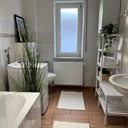 Apartment Zoro - 4 Zimmer- Kueche - Balkon