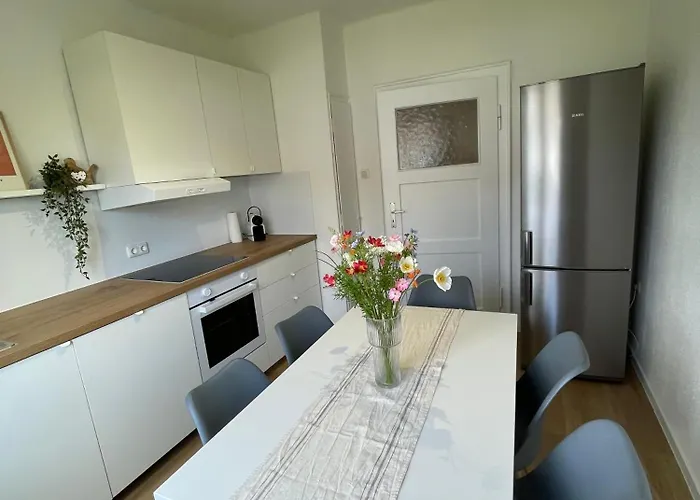 Zoro - 4 Zimmer- Kueche - Balkon Appartement